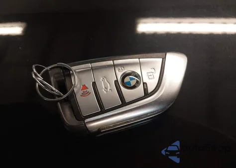 2021 BMW X5 xDrive40I z USA, uszkodzony, nr VIN 5UXCR6C01M9F92531